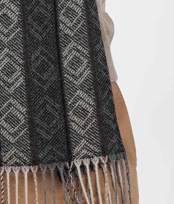 Simply geo scarf - graphite gray