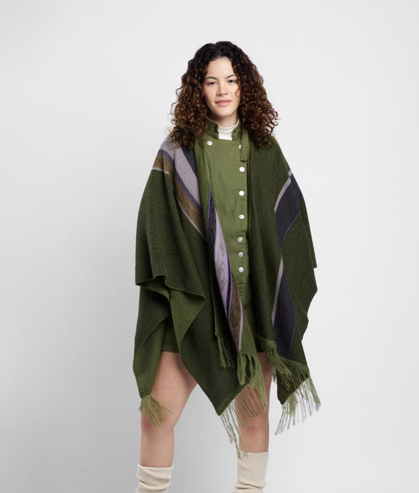 Between Threads Cape