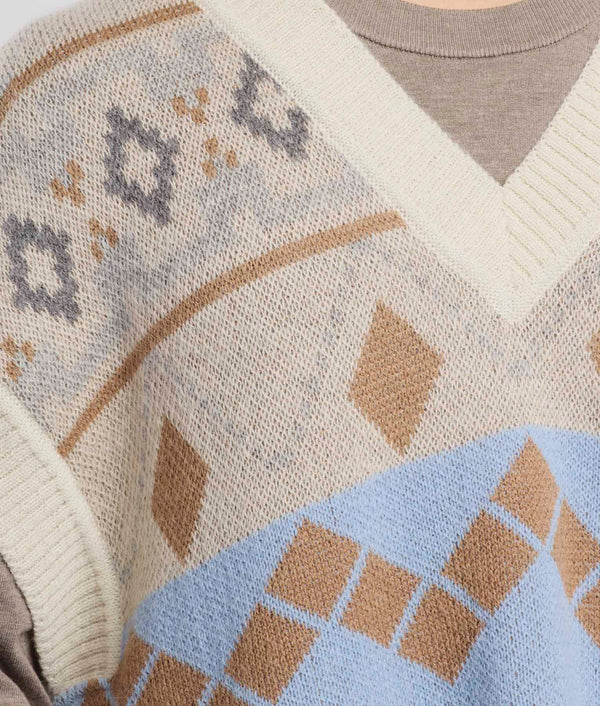 Geometric Jacquard Poncho