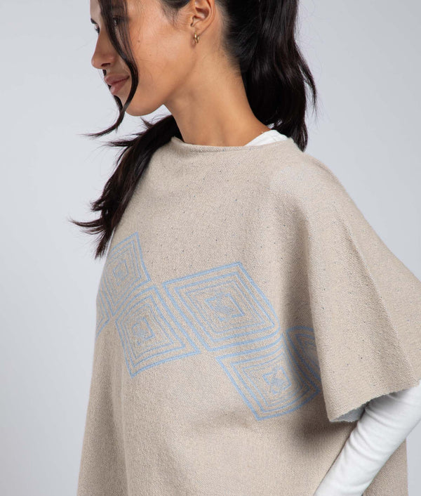 Hidden alpacas poncho