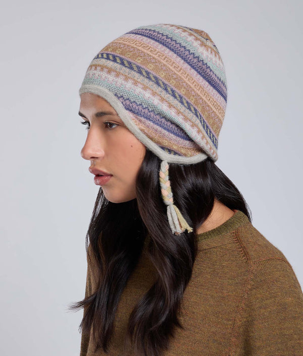 Her All Over Jacquard Chullo